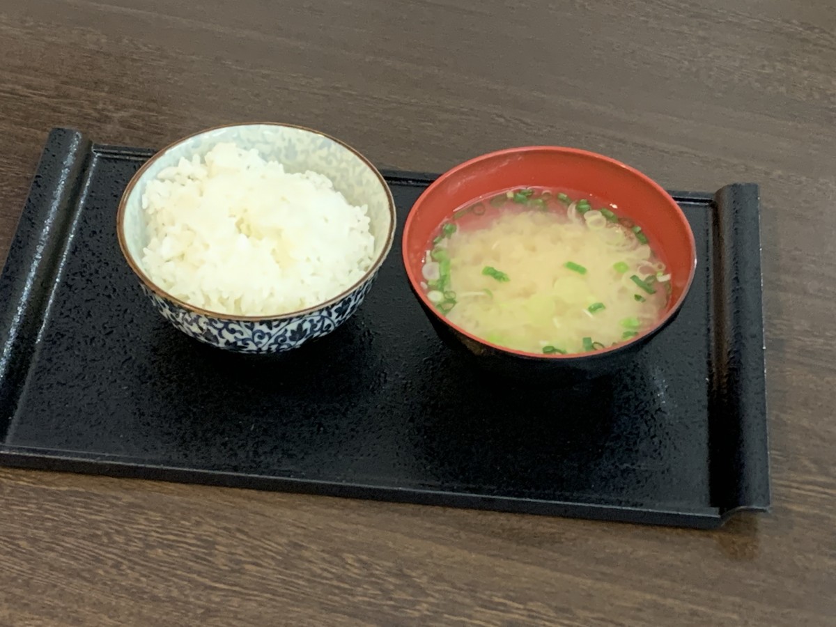 ご飯・味噌汁